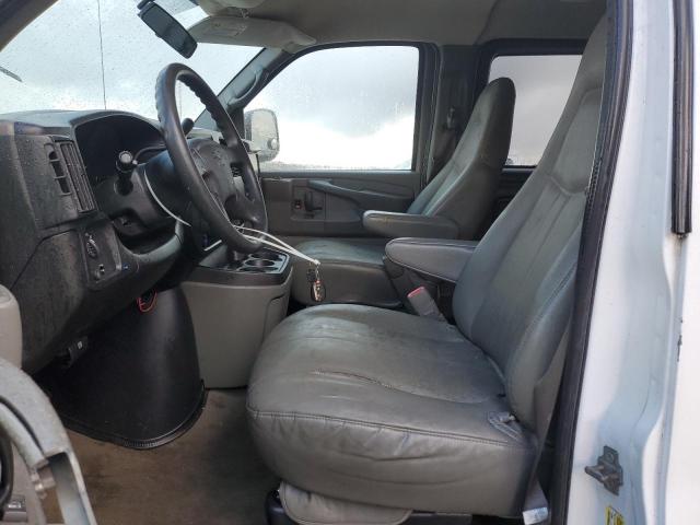 1GAHG39U271108011 - 2007 CHEVROLET EXPRESS G3 WHITE photo 7