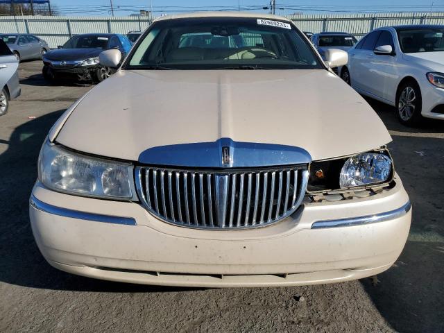 1LNFM83W7WY692602 - 1998 LINCOLN TOWN CARTIER BEIGE photo 5