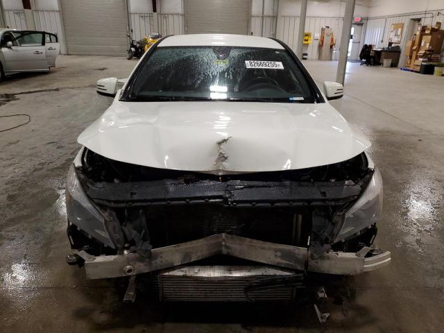 WDDSJ4GB8GN293606 - 2016 MERCEDES-BENZ CLA 250 4MATIC WHITE photo 5