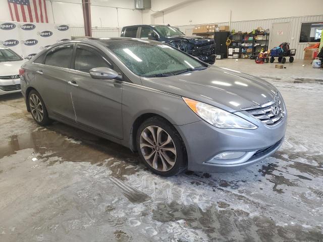 5NPEC4AB2DH665074 - 2013 HYUNDAI SONATA SE 灰色 照片 4
