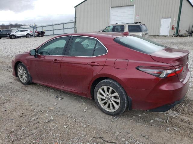 4T1C11AK1MU477272 - 2021 TOYOTA CAMRY LE RED photo 2