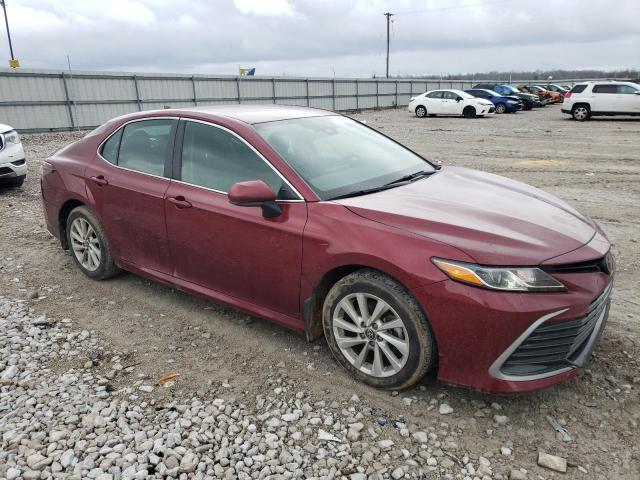 4T1C11AK1MU477272 - 2021 TOYOTA CAMRY LE RED photo 4