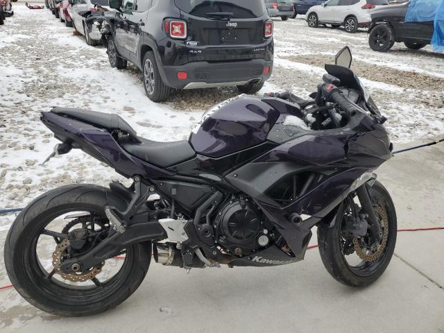 JKAEXEJ13JDA02404 - 2018 KAWASAKI EX650 J იასამნისფერი ფოტო 1