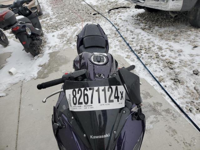 JKAEXEJ13JDA02404 - 2018 KAWASAKI EX650 J იასამნისფერი ფოტო 5