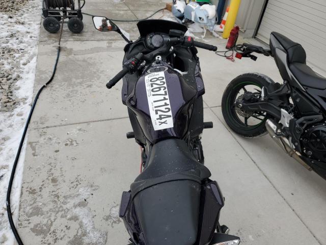 JKAEXEJ13JDA02404 - 2018 KAWASAKI EX650 J იასამნისფერი ფოტო 6