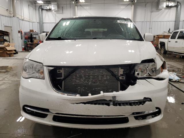 2C4RC1CG6FR705901 - 2015 CHRYSLER TOWN & COU TOURING L WHITE photo 5