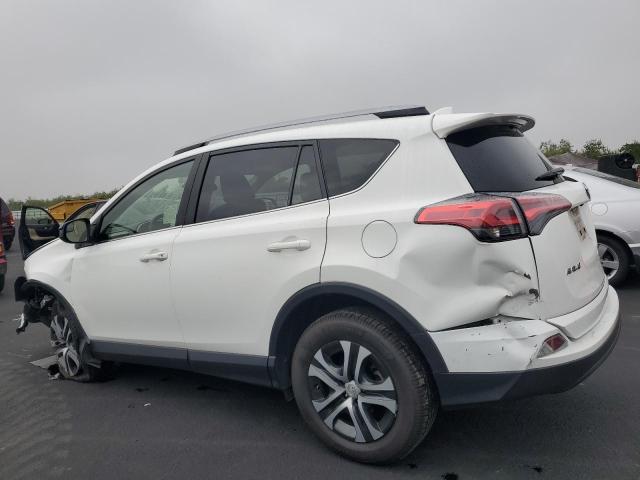 JTMZFREV5JD129439 - 2018 TOYOTA RAV4 LE თეთრი ფოტო 2