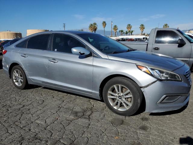 5NPE24AF4HH522722 - 2017 HYUNDAI SONATA SE SILVER photo 4