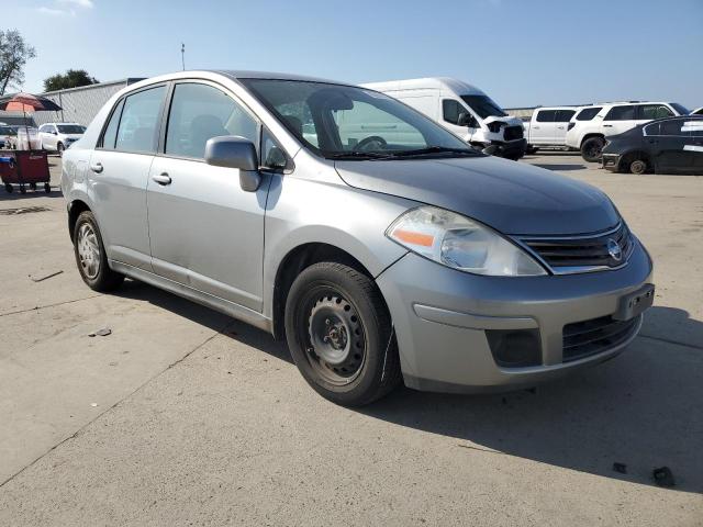 3N1BC1AP8AL463898 - 2010 NISSAN VERSA S SILVER photo 4