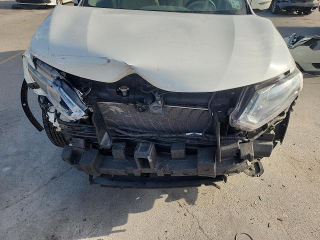 KNMAT2MT4GP723802 - 2016 NISSAN ROGUE S WHITE photo 12