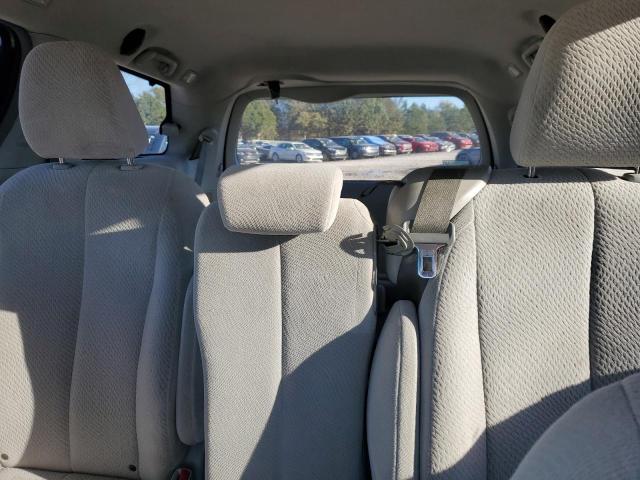 5TDKK3DC7DS335204 - 2013 TOYOTA SIENNA LE SILVER photo 10