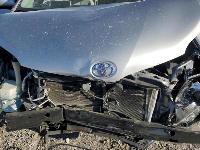 5TDKK3DC7DS335204 - 2013 TOYOTA SIENNA LE SILVER photo 12
