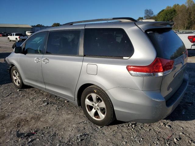 5TDKK3DC7DS335204 - 2013 TOYOTA SIENNA LE SILVER photo 2