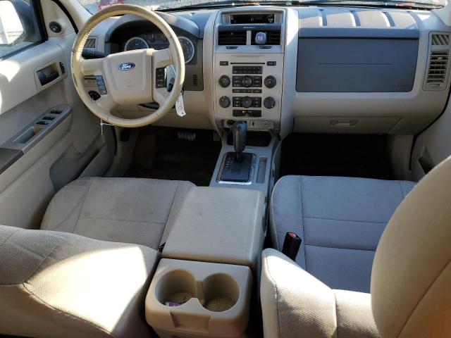1FMCU0D79BKA66168 - 2011 FORD ESCAPE XLT წითელი ფოტო 8