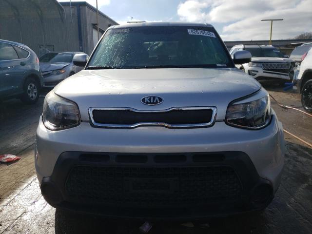 KNDJN2A20G7825233 - 2016 KIA SOUL SILVER photo 5