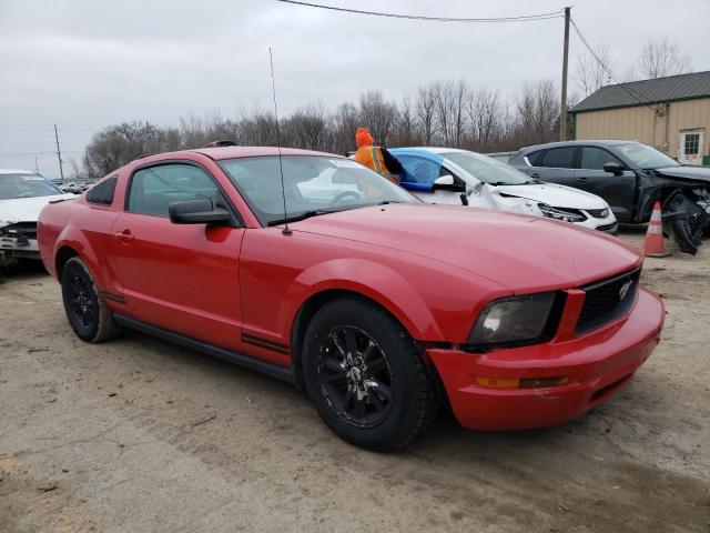 1ZVFT80N475281662 - 2007 FORD MUSTANG RED photo 4