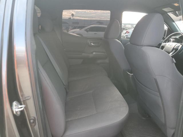 3TMBZ5DNXJM012785 - 2018 TOYOTA TACOMA DOUBLE CAB GRAY photo 10