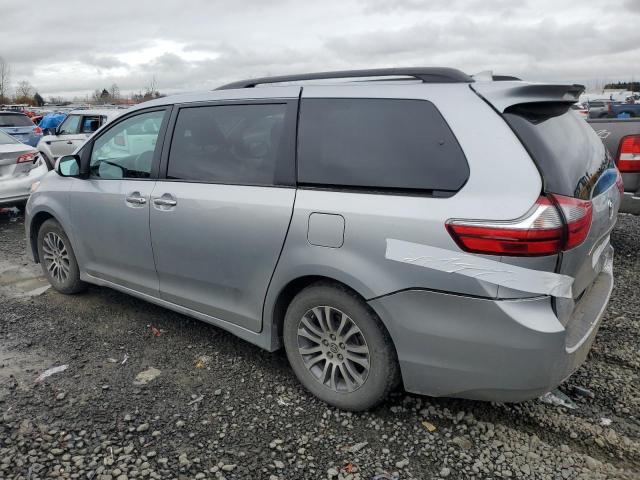 5TDYZ3DC2LS085200 - 2020 TOYOTA SIENNA XLE SILVER photo 2