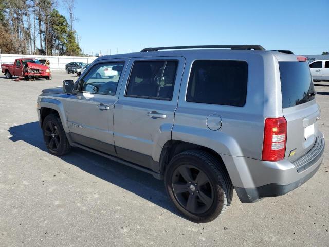 1C4NJPFA0GD647870 - 2016 JEEP PATRIOT LATITUDE SILVER photo 2