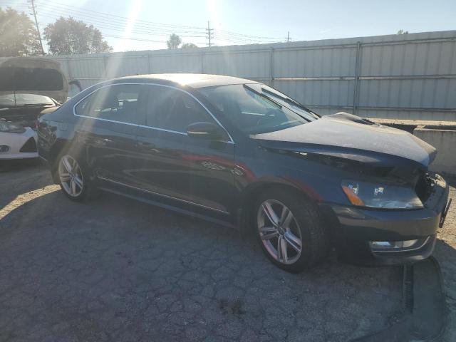 1VWCV7A38FC019786 - 2015 VOLKSWAGEN PASSAT SEL Azul foto 4