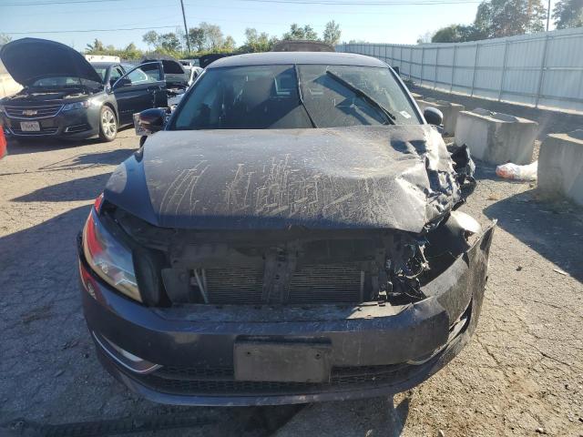 1VWCV7A38FC019786 - 2015 VOLKSWAGEN PASSAT SEL Azul foto 5