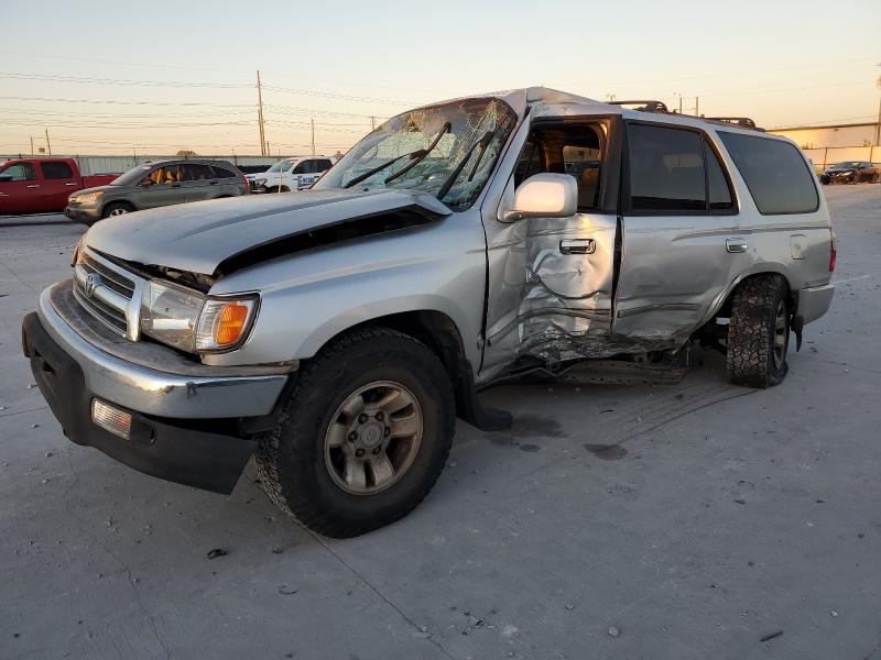 2000 TOYOTA 4RUNNER SR5, 