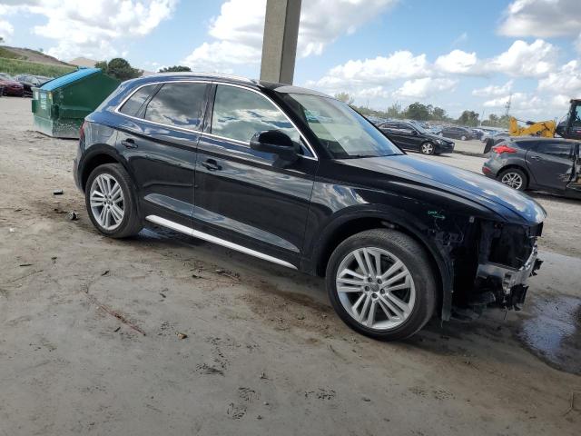 WA1BNAFY7K2038937 - 2019 AUDI Q5 PREMIUM PLUS შავი ფოტო 4