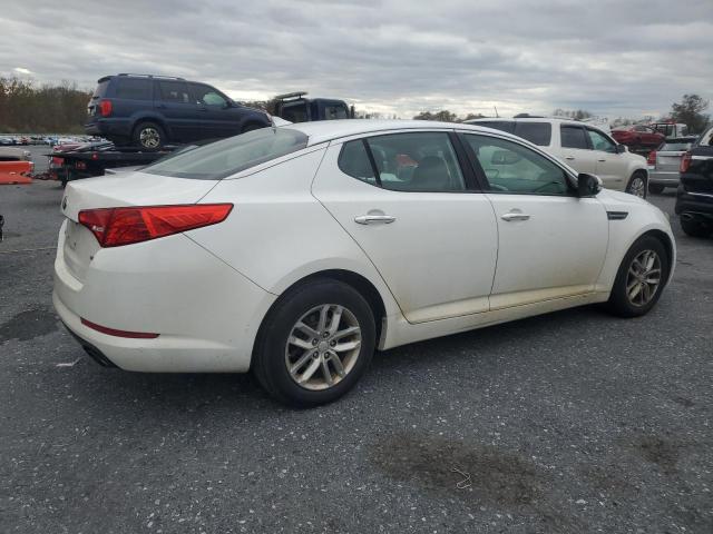 5XXGM4A75DG182868 - 2013 KIA OPTIMA LX Weiß Foto 3
