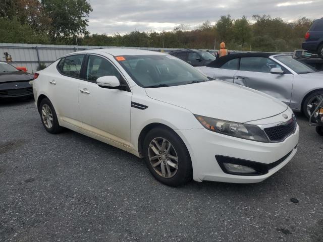 5XXGM4A75DG182868 - 2013 KIA OPTIMA LX Weiß Foto 4