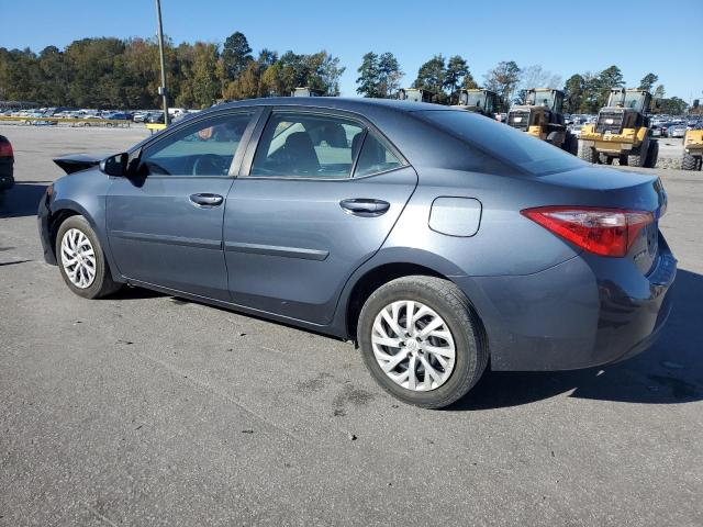 5YFBURHE9HP578875 - 2017 TOYOTA COROLLA L GRAY photo 2