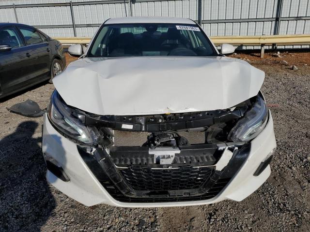 1N4BL4DV2NN377491 - 2022 NISSAN ALTIMA SV WHITE photo 5