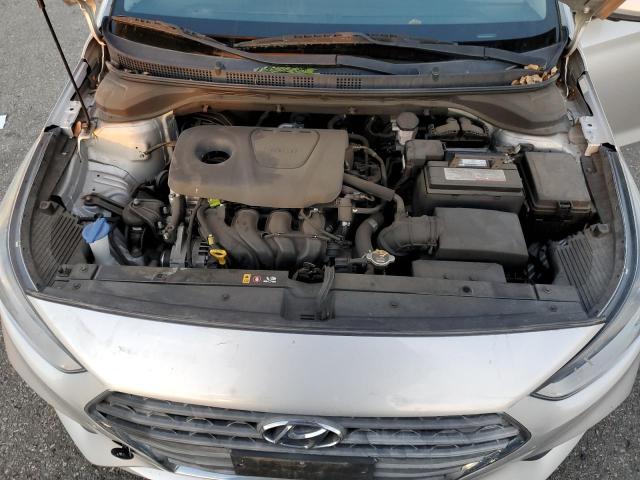 3KPC24A30JE018014 - 2018 HYUNDAI ACCENT SE SILVER photo 11