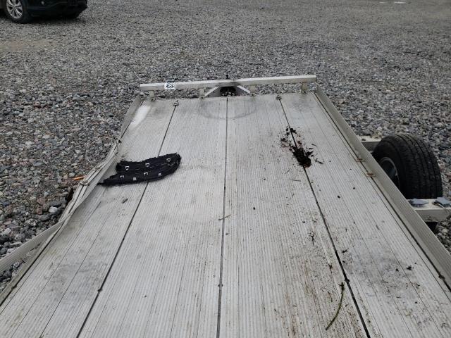 4TCSU1073JH711830 - 2018 UTILITY TRAILER فضي صورة 7