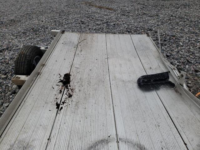 4TCSU1073JH711830 - 2018 UTILITY TRAILER فضي صورة 8