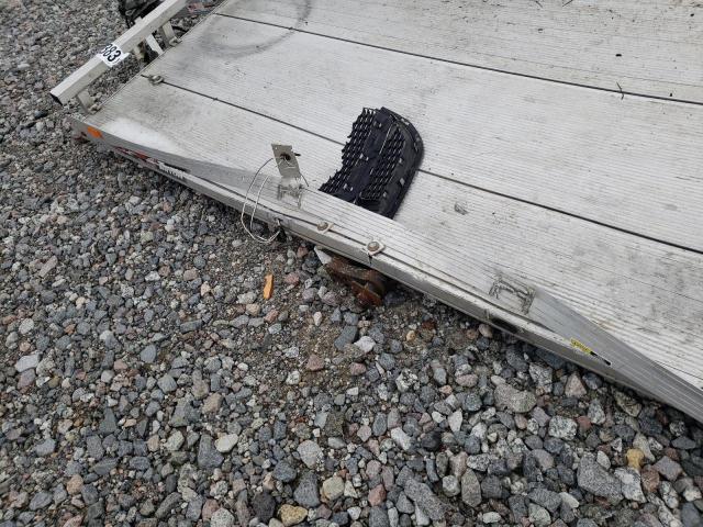 4TCSU1073JH711830 - 2018 UTILITY TRAILER فضي صورة 9