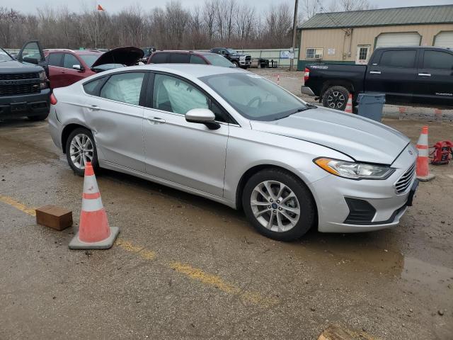 3FA6P0HD0KR248044 - 2019 FORD FUSION SE SILVER photo 4