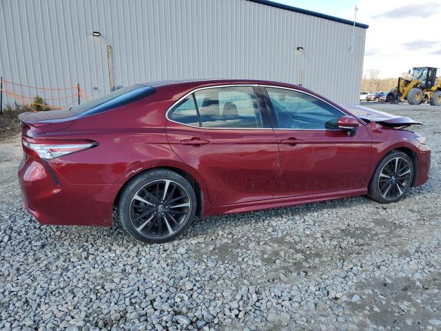 4T1B61HK8JU592868 - 2018 TOYOTA CAMRY XSE RED photo 3