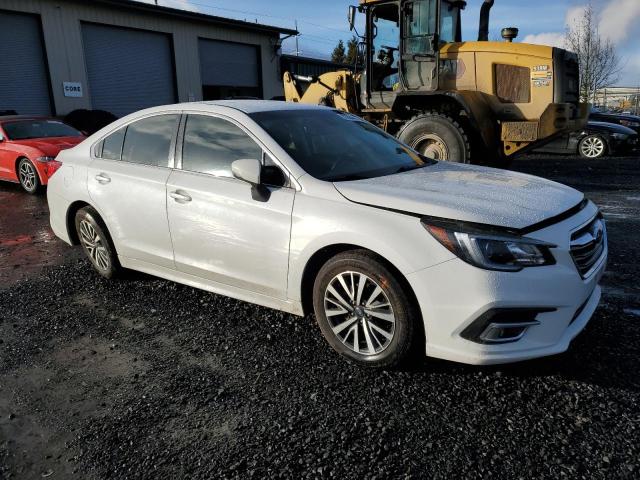 4S3BNAF61J3045301 - 2018 SUBARU LEGACY 2.5I PREMIUM WHITE photo 4