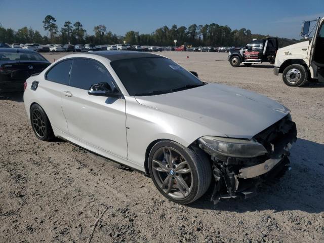 WBA2G1C54HV638779 - 2017 BMW M240I Blanc photo 4