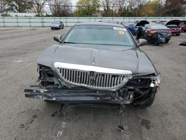 1LNHM81W64Y627376 - 2004 LINCOLN TOWN CAR EXECUTIVE Сірий фото 5