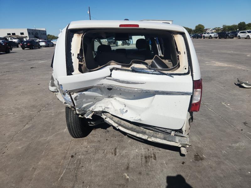 2C4RC1BG4ER138359 - 2014 CHRYSLER TOWN & COU TOURING WHITE photo 6