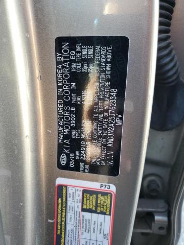 KNDJN2A25J7623348 - 2018 KIA SOUL 灰色 照片 14