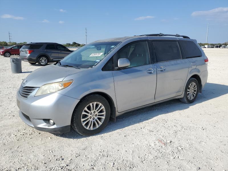 2012 TOYOTA SIENNA XLE, 