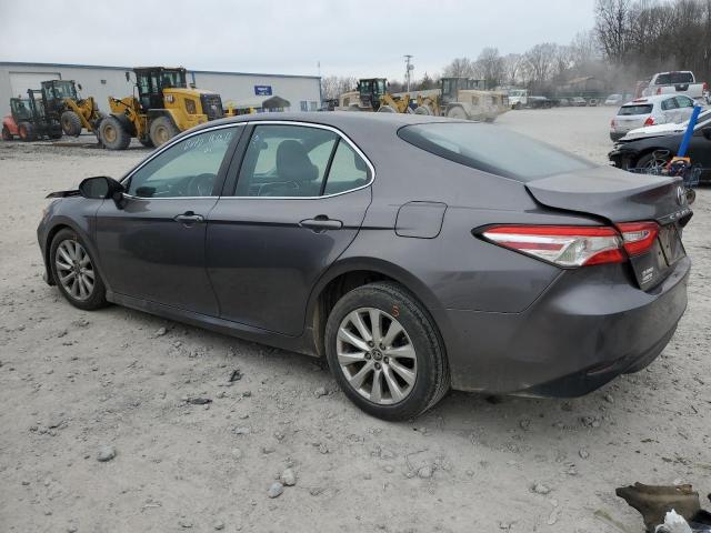 4T1B11HK9JU546514 - 2018 TOYOTA CAMRY L GRAY photo 2