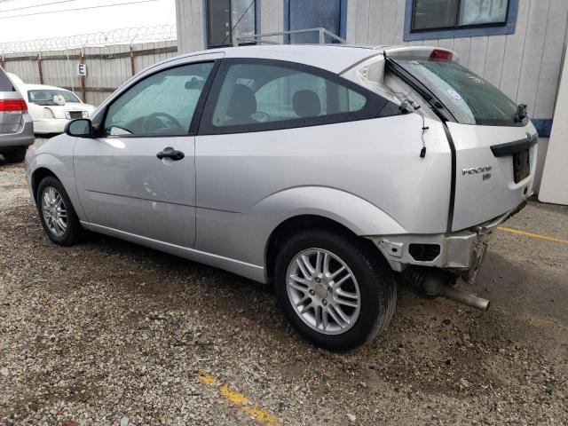 3FAFP31N15R149886 - 2005 FORD FOCUS ZX3 GRAY photo 2