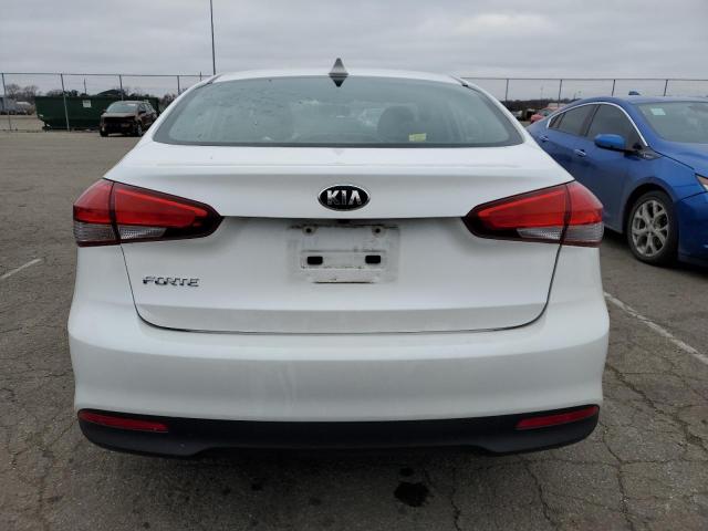 3KPFL4A70JE196017 - 2018 KIA FORTE LX WHITE photo 6