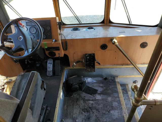 4UZAB0DT5BCAU9391 - 2011 FREIGHTLINER CHASSIS XB წითელი ფოტო 8