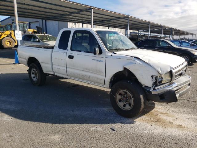 4TAWM72N2XZ527880 - 1999 TOYOTA TACOMA XTRACAB WHITE photo 4