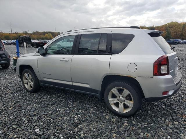 1C4NJDEBXED530822 - 2014 JEEP COMPASS LATITUDE 银色 照片 2