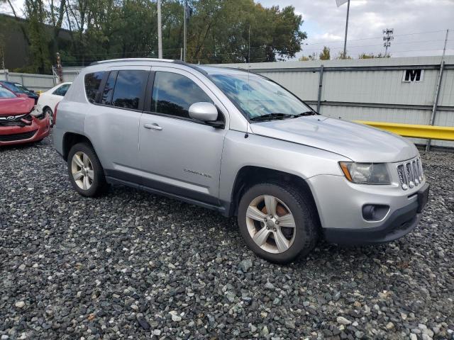 1C4NJDEBXED530822 - 2014 JEEP COMPASS LATITUDE 银色 照片 4